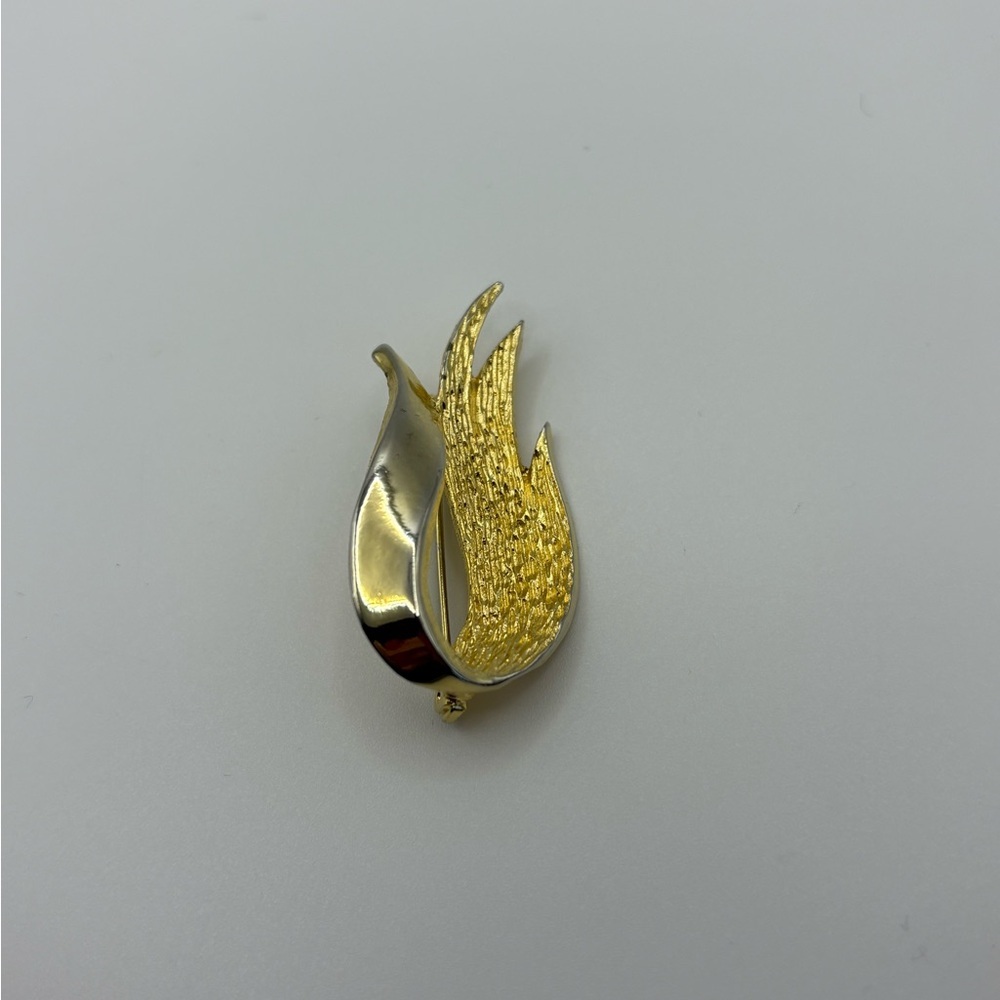Vintage Gold and Silver Flame Brooch (Monet) - Picture 2 of 4